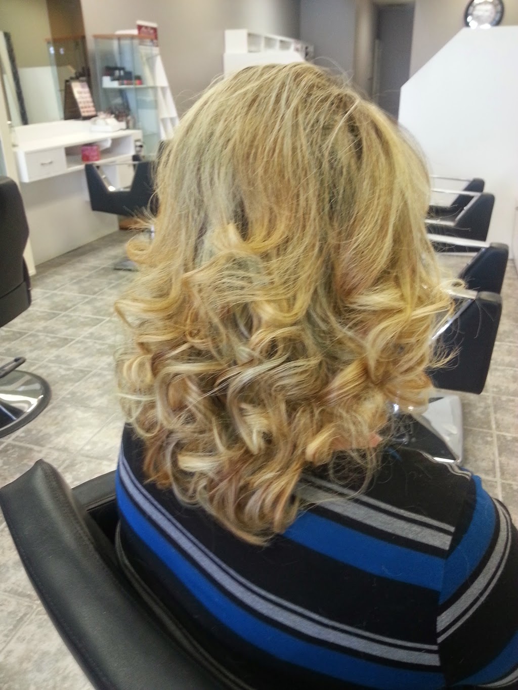 Superstar Hair Studio | 10610 Bayview Ave, Richmond Hill, ON L4C 3N8, Canada | Phone: (905) 884-2521