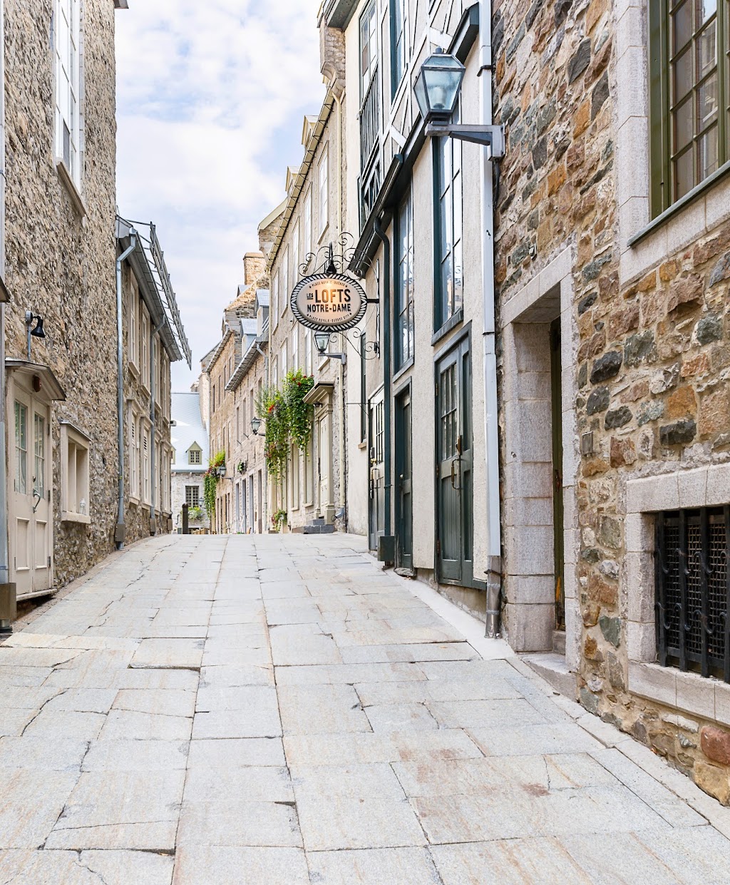 Les Lofts Notre-Dame - By Les Lofts Vieux-Québec | 15 Rue des Pains Bénits App B, Québec, QC G1K 3Z3, Canada | Phone: (418) 431-9905