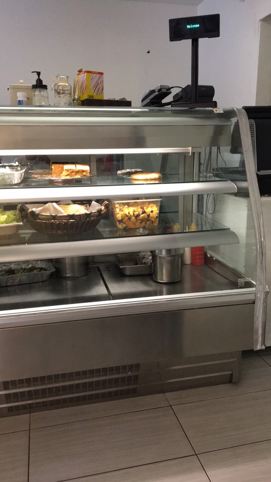 Oliviero Deli Bakery | 7361 Boulevard Saint-Michel, Montréal, QC H2A 3A1, Canada | Phone: (438) 936-9905