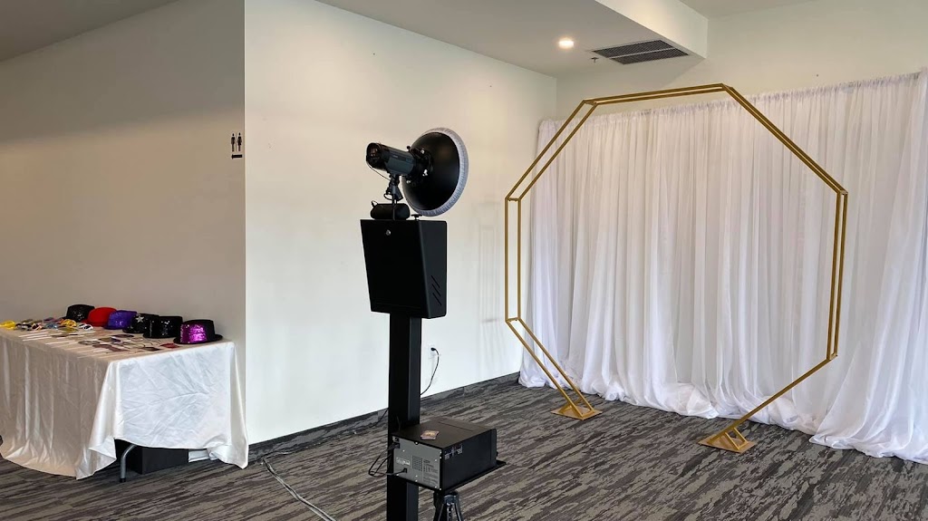 Booth Almighty - Party and Events Photo Booth Halifax | 42 Peter Buckley Dr, Lower Sackville, NS B4E 1X7, Canada | Phone: (902) 495-8300
