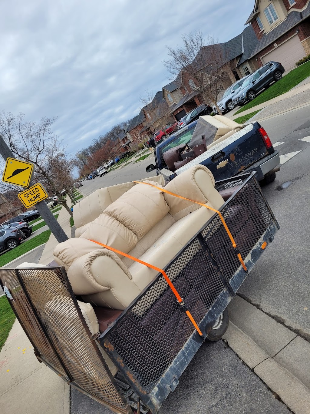 Neighbourhood Junk Removal Hamilton | 4011 Kirk Rd, Binbrook, ON L0R 1C0, Canada | Phone: (289) 274-0808