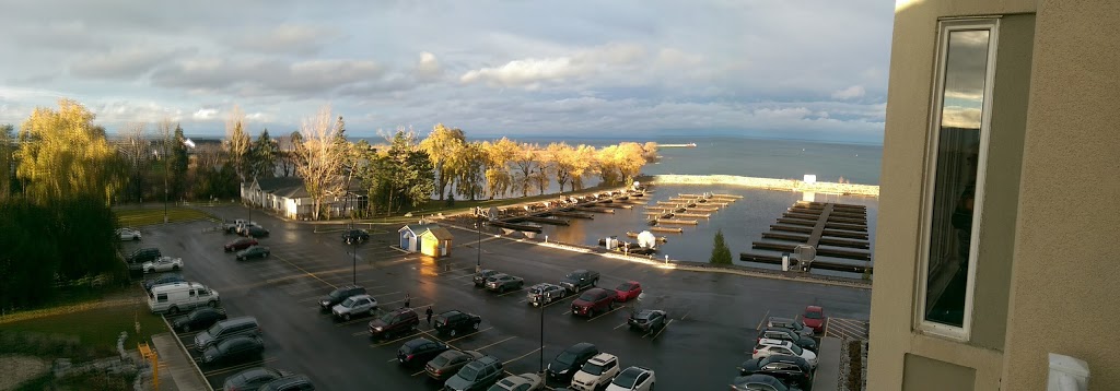 Cranberry Waterfront Suites and Country Club | 9 Harbour St E, Collingwood, ON L9Y 5C5, Canada | Phone: (866) 893-8883
