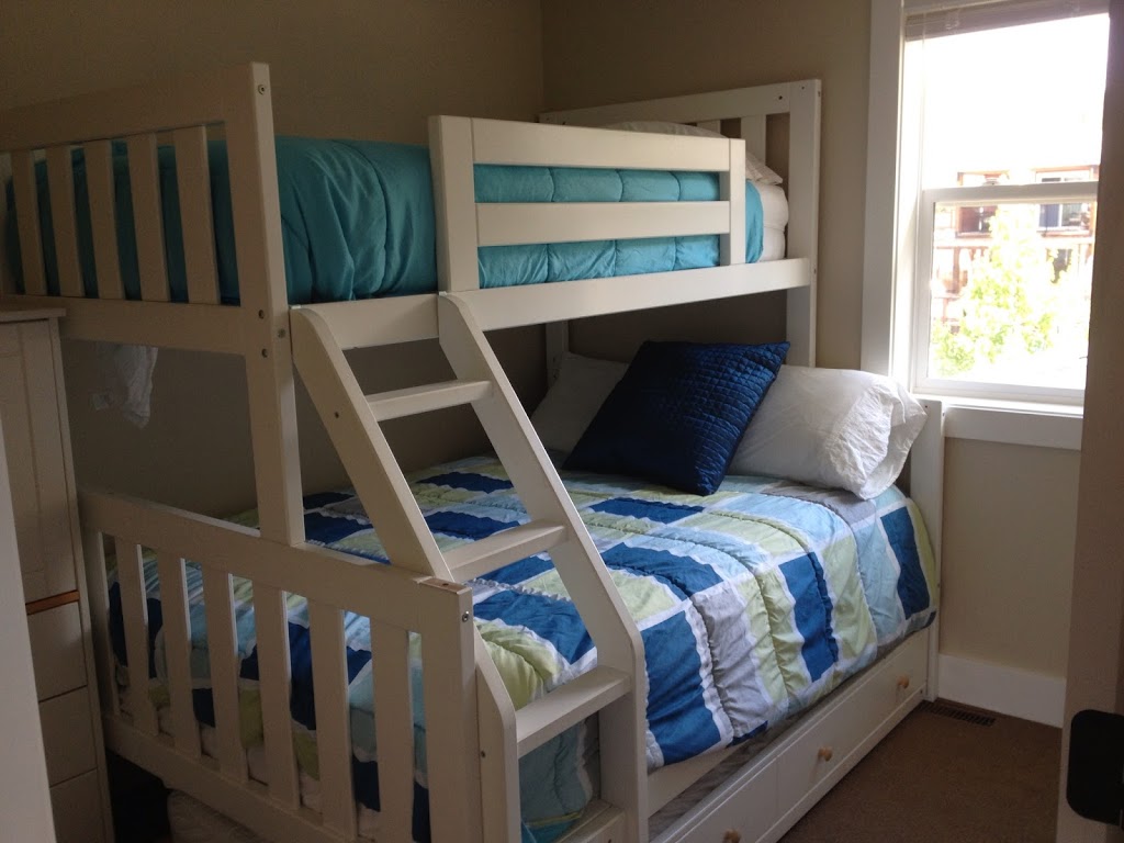 Shuswap Lakeside Vacation Rentals | 505 Poage Ave, Sicamous, BC V0E 2V0, Canada | Phone: (250) 804-3485