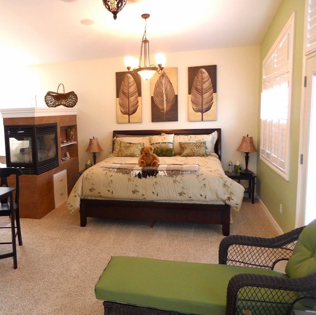 Along River Ridge Bed and Breakfast | 1919 52 St NW, Calgary, AB T3B 1C3, Canada | Phone: (403) 247-1330