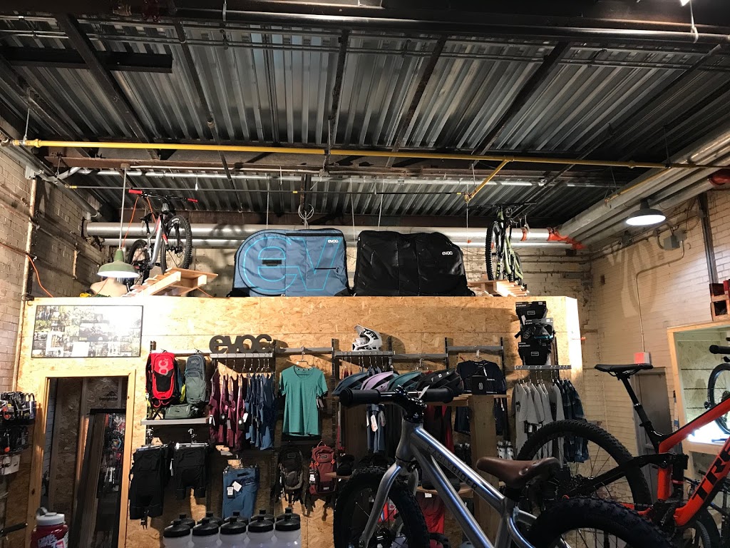 Sweet Petes Trailhead | 550 Bayview Ave #10, Toronto, ON M4W 3X8, Canada | Phone: (416) 533-1411