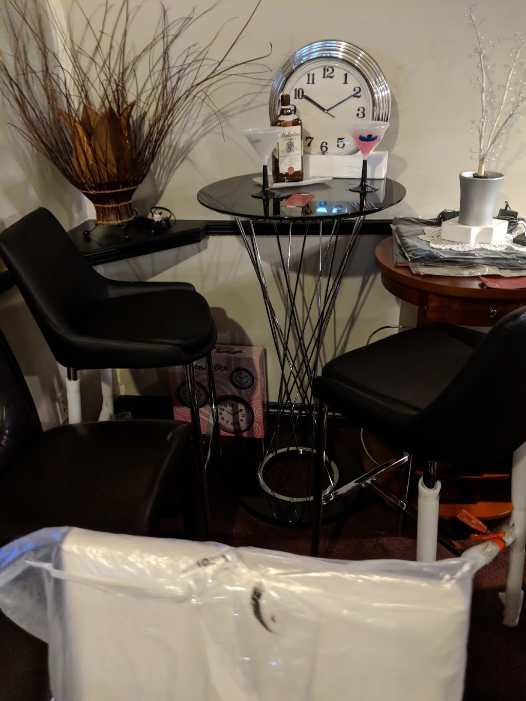 Lux Home Furniture Centre | 13300 Desro Dr, Tecumseh, ON N8N 2L9, Canada | Phone: (519) 979-1368