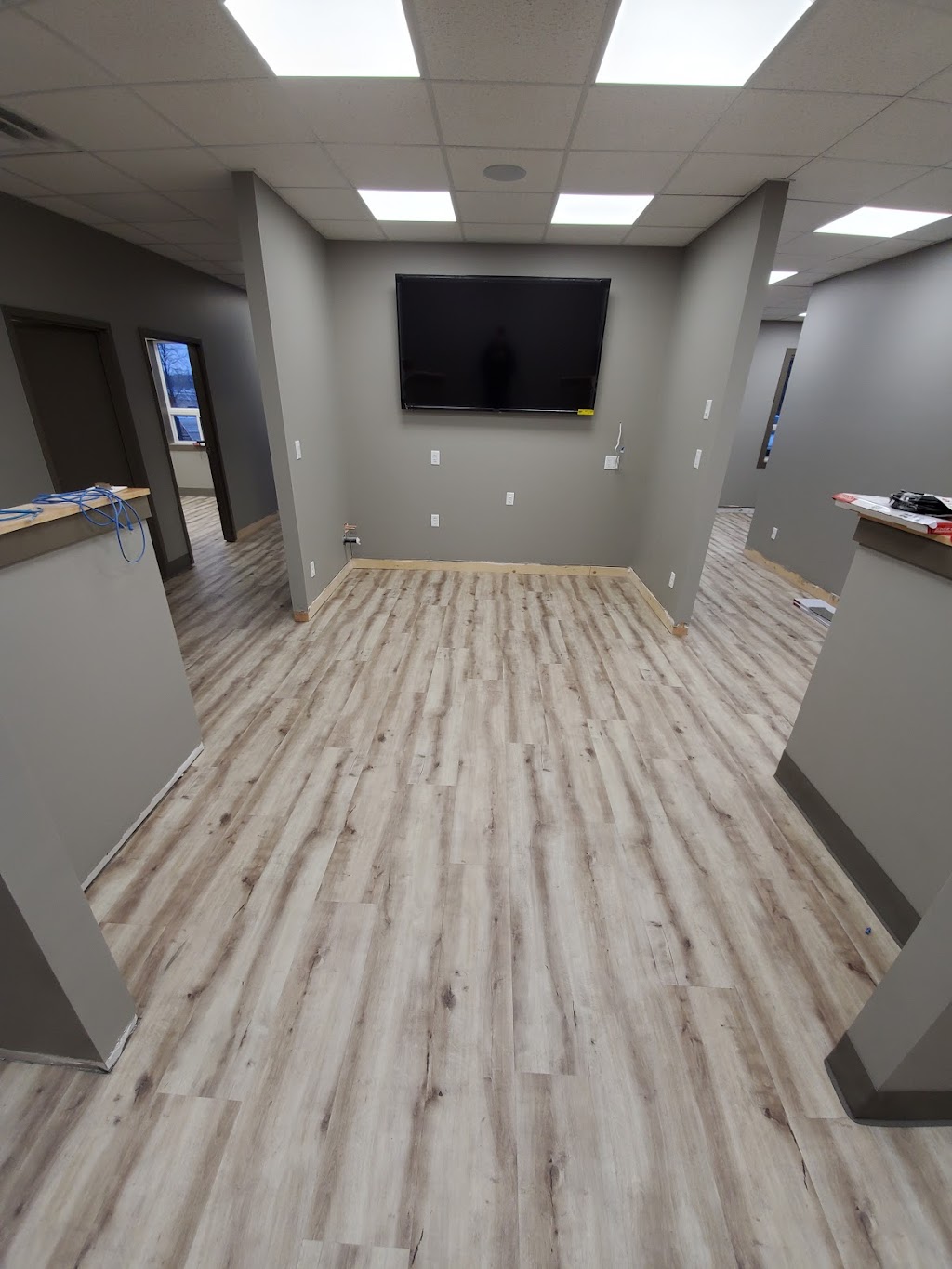 Aurora painting and tiling | Neustadt, ON N0G 2M0, Canada | Phone: (519) 447-0925