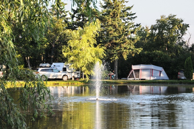 Camping et chalets de la Demi-Lieue | 589 Avenue de Gaspé E, Saint-Jean-Port-Joli, QC G0R 3G0, Canada | Phone: (418) 598-6108