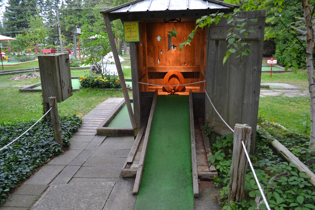 Putterama Mini Golf | 203 3rd Ave S, Sauble Beach, ON N0H 2G0, Canada | Phone: (519) 831-8364