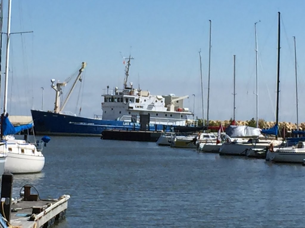Waterfront Centre | 94 1 Ave, Gimli, MB R0C 1B1, Canada | Phone: (204) 642-4611
