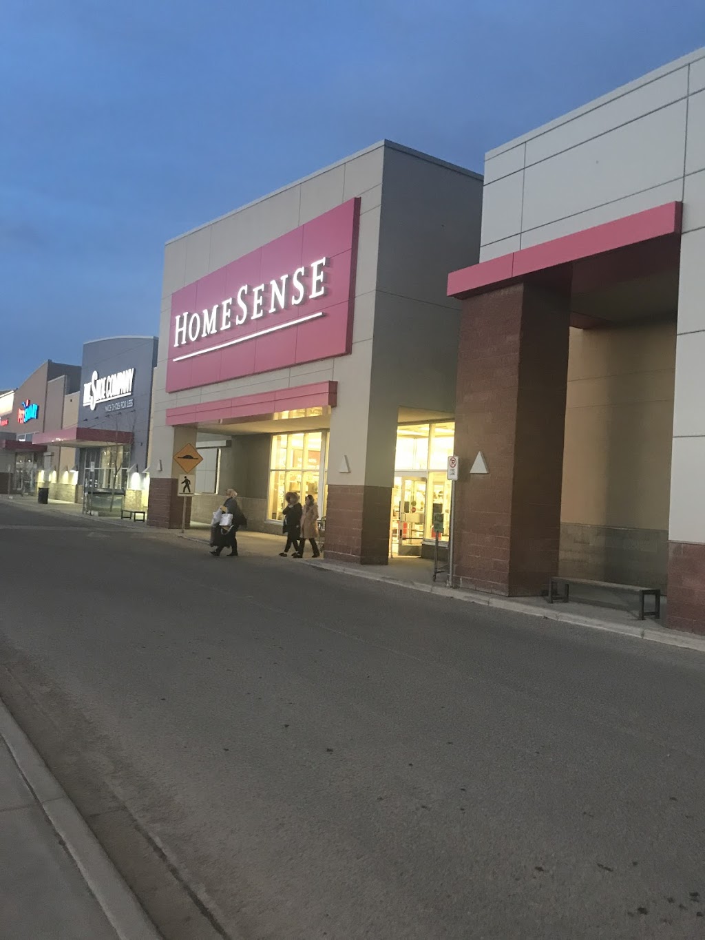 Winners & HomeSense | 11686 Sarcee Trail NW, Calgary, AB T3R 0A1, Canada | Phone: (403) 275-8228