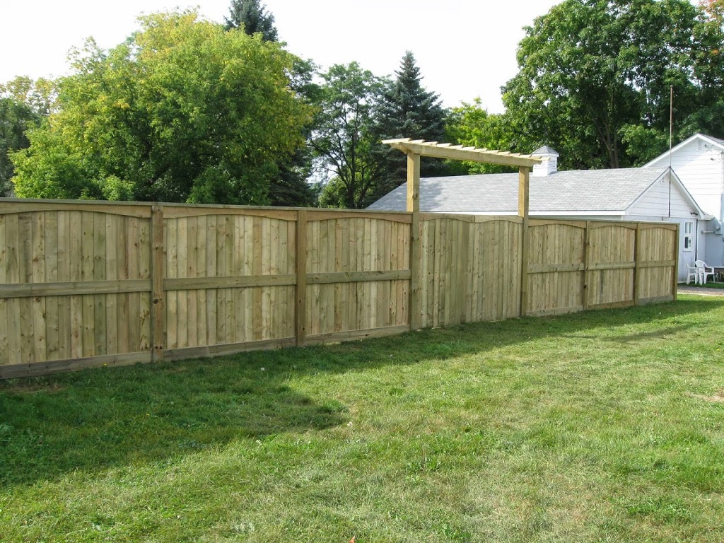 Hanley Fence & Decking INC. | 36 75 St S, Wasaga Beach, ON L9Z 2G6, Canada | Phone: (705) 422-1595