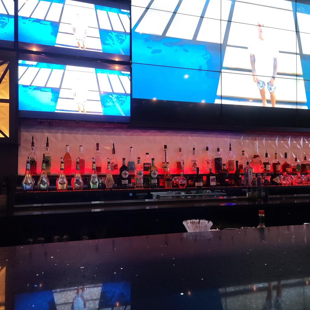 Bar 6ix Sports & Wings | 40 Innovation Dr unit 6 & 7, Woodbridge, ON L4H 0T2, Canada | Phone: (905) 265-1110