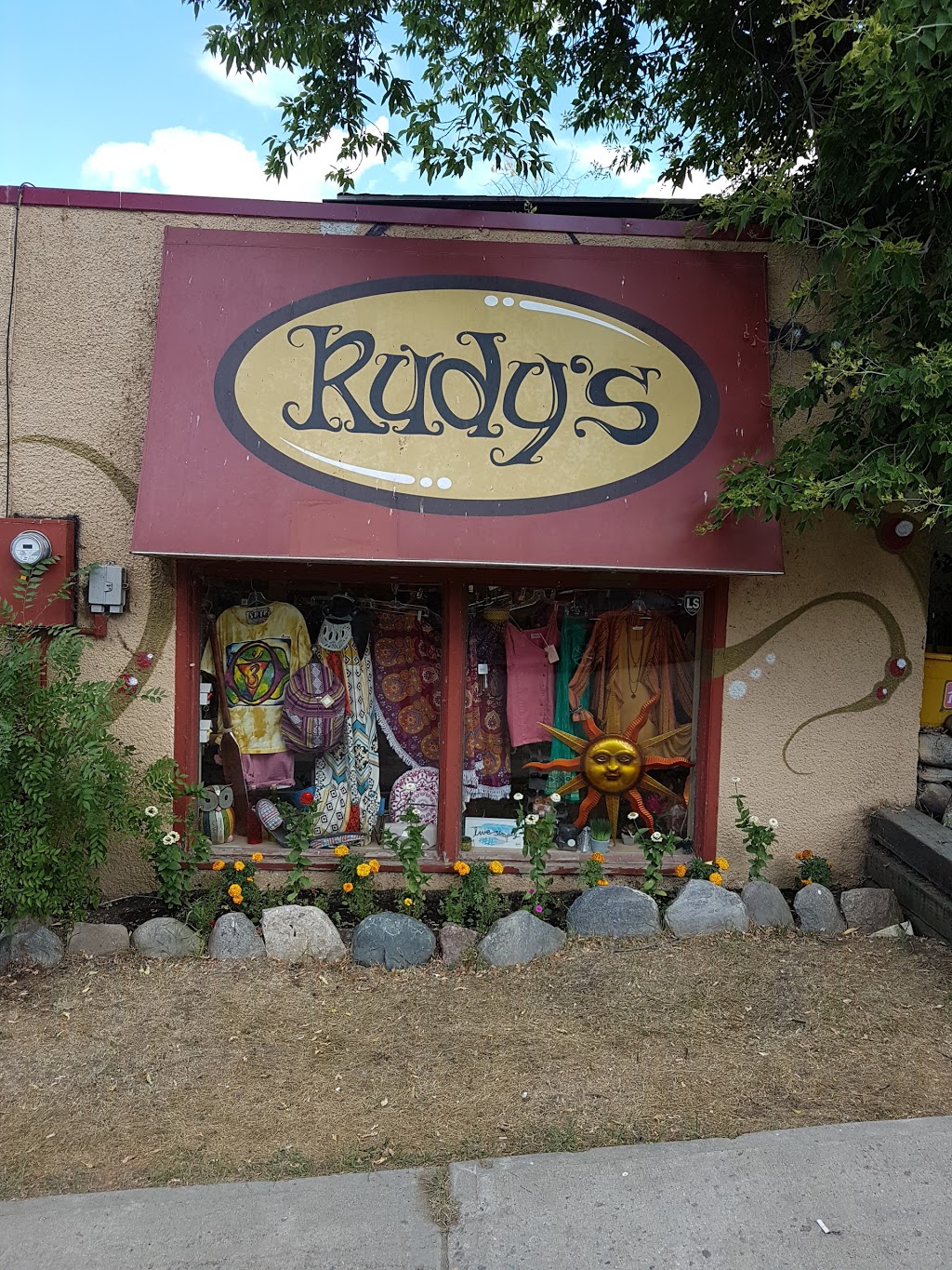 Rudys Regina Beach | 115 Centre St, Regina Beach, SK S0G 4C0, Canada | Phone: (306) 729-3335