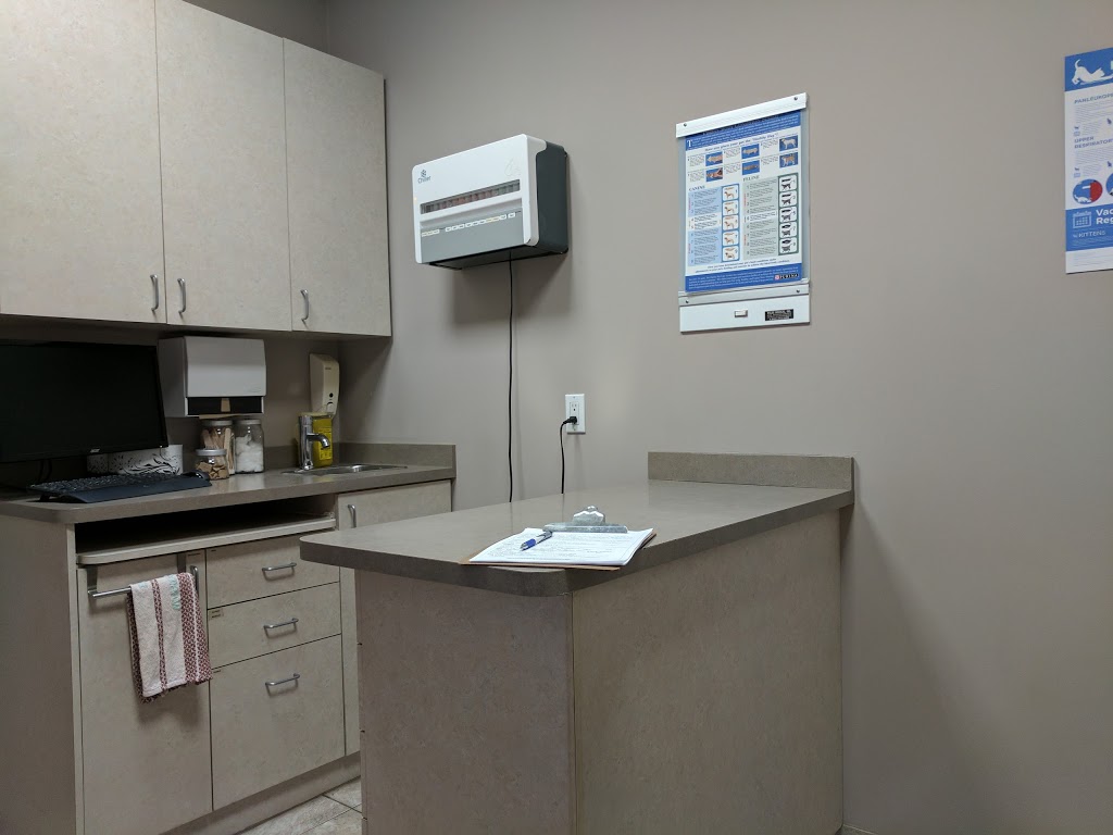 Westoak Animal Hospital | 3-2512 Old Bronte Rd, Oakville, ON L6M 4J3, Canada | Phone: (905) 469-2595