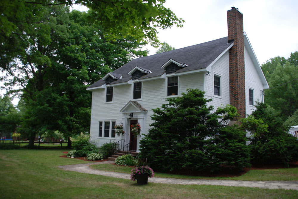 Inspired Getaways | HIghland road is County Road 23 3811, Renfrew County Rd 23, Arnprior, ON K7S 3G9, Canada | Phone: (613) 894-0594