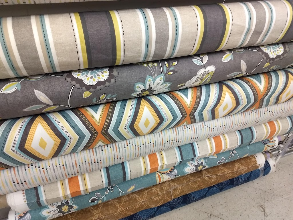 Fabricville - Magasin de Tissus | 8469 Blvd. Newman, LaSalle, QC H8N 2Y7, Canada | Phone: (514) 365-8045