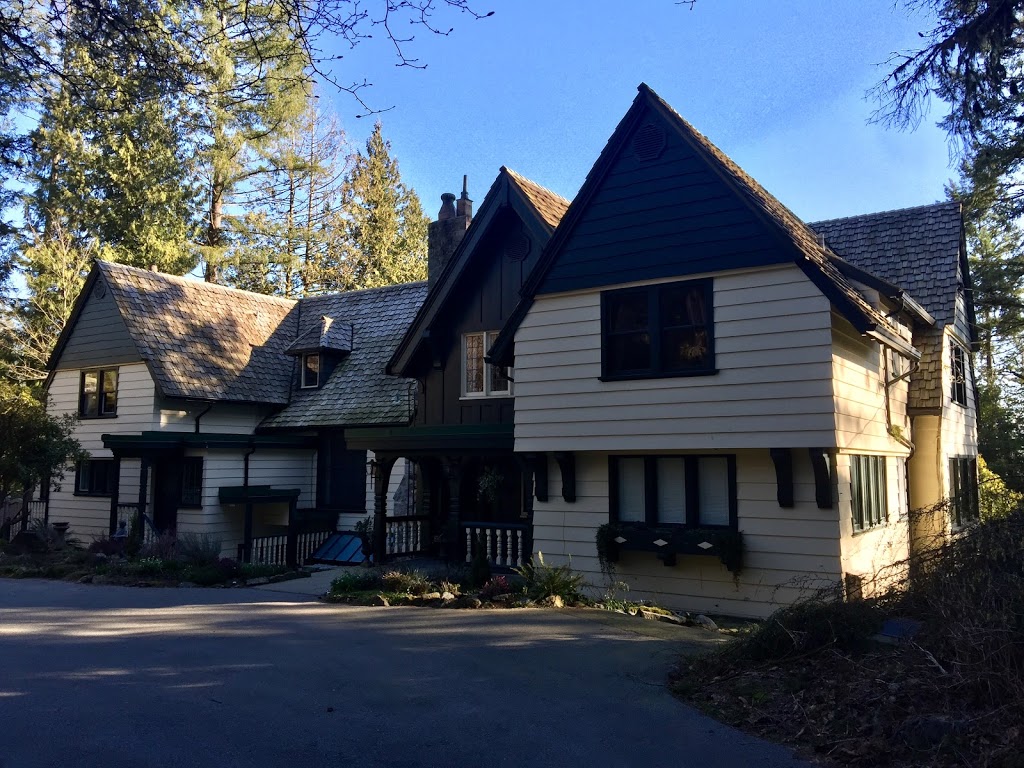 Minnekhada Lodge | 4455 Oliver Rd, Coquitlam, BC V3E 3H6, Canada | Phone: (604) 432-6352