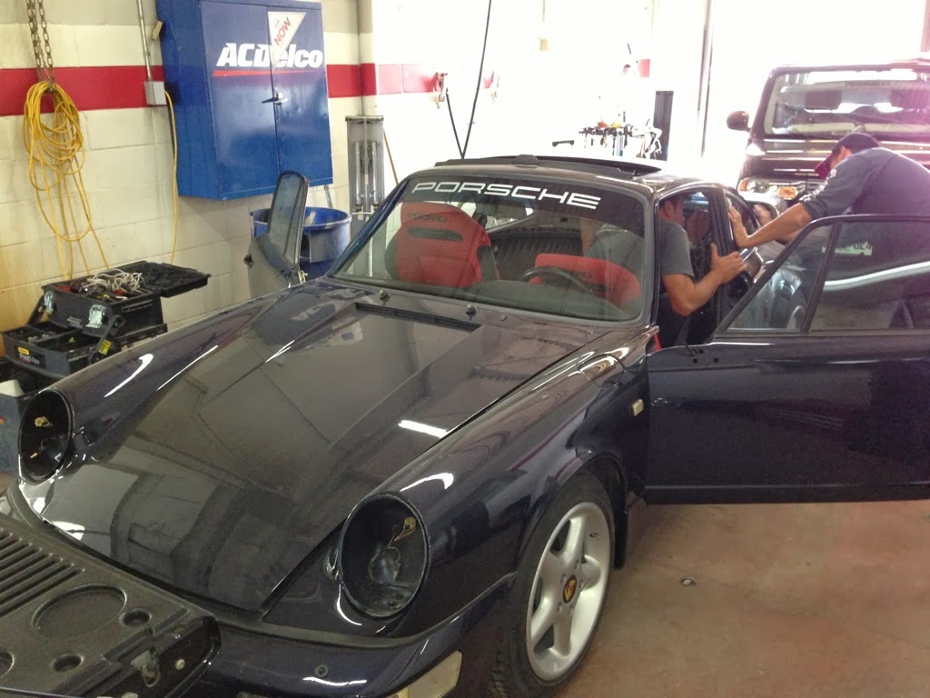 Glass Guys Services Inc. | 1537 Michael St, Ottawa, ON K1B 3T3, Canada | Phone: (613) 724-1756