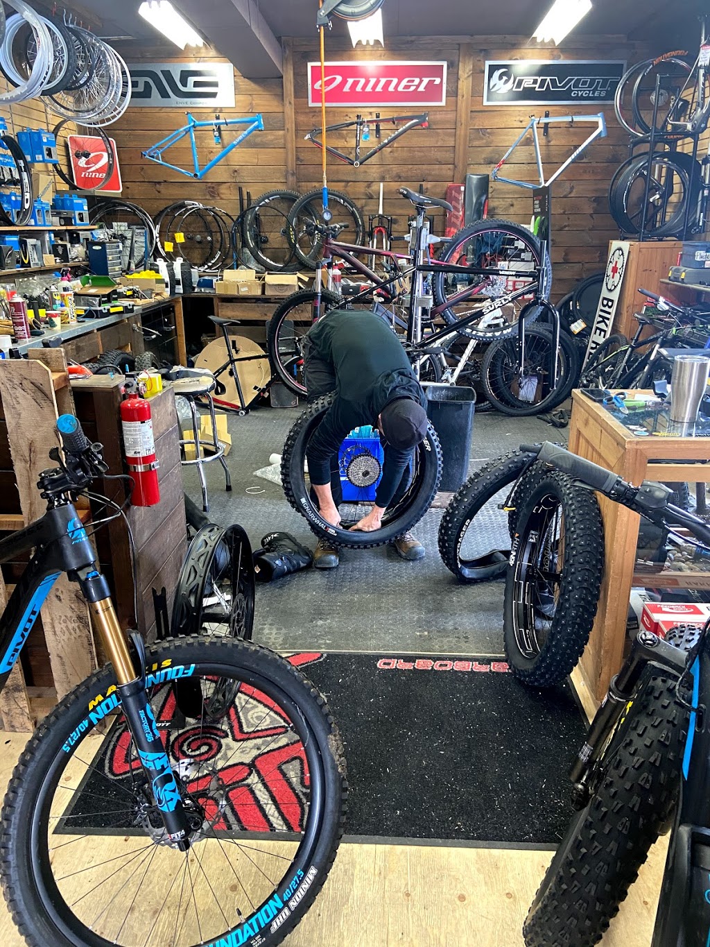 LIV OUTSIDE Bike Park | 112-114 Southbank Dr, Bracebridge, ON P1L 1G3, Canada | Phone: (705) 646-0492