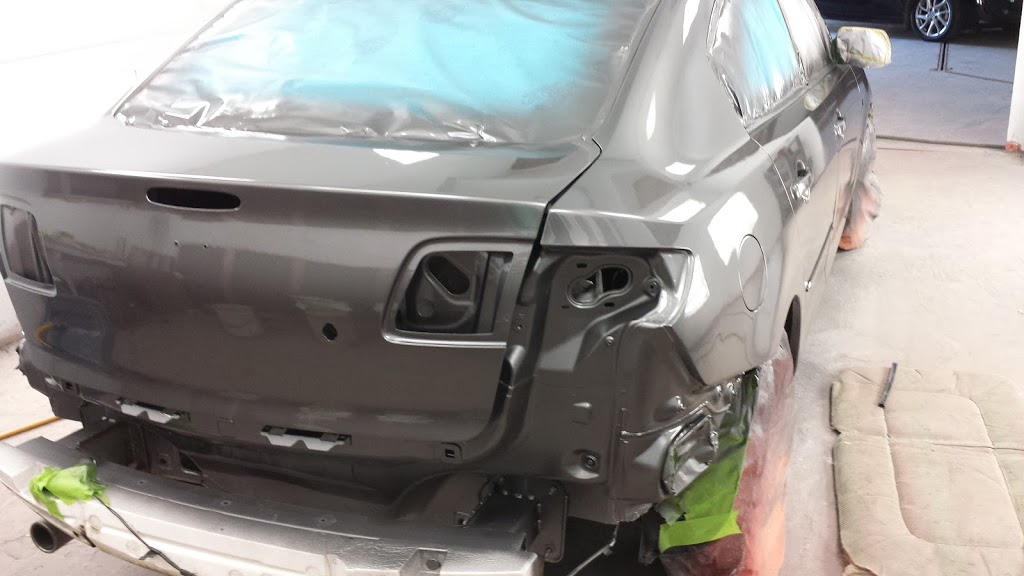 Carrosserie C M R Enr | 2741 Boulevard Industriel, Chambly, QC J3L 4W3, Canada | Phone: (450) 658-9999