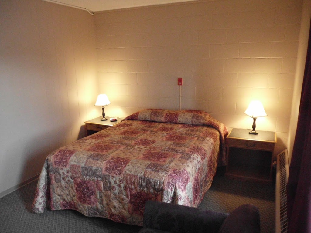 Lundar Motor Hotel | Highway 6 at Main St., Lundar, MB R0C 1Y0, Canada | Phone: (204) 762-5566