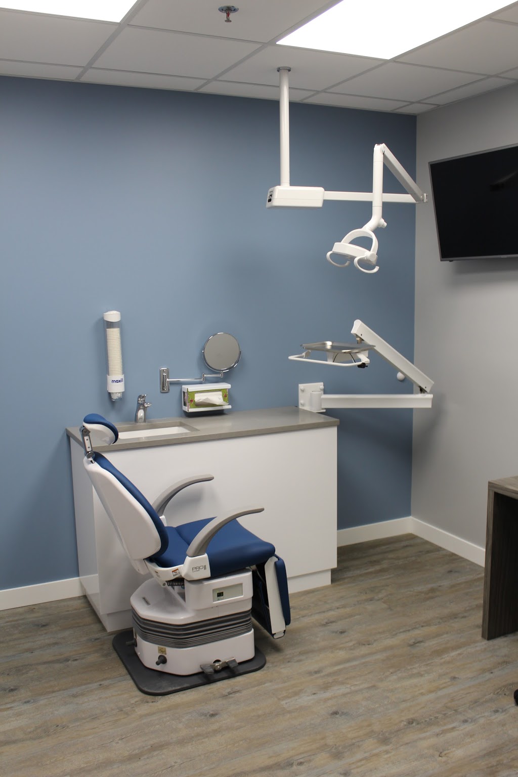 Grand Denture Clinic, Timo Gerzen D.D. | #102B- 20 Hyw 52 west, Steinbach, MB R5G 2L2, Canada | Phone: (204) 326-7672