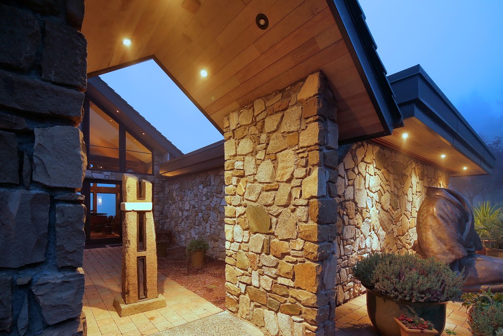 Stonehouse Bed and Breakfast | 641 Fulford-Ganges Rd, Salt Spring Island, BC V8K 2G1, Canada | Phone: (250) 537-5497