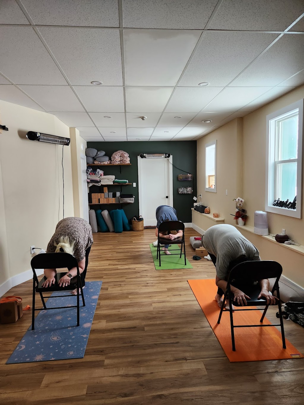 Side Door Yoga Studio | 65 King St, Angus, ON L0M 1B0, Canada | Phone: (705) 241-1238