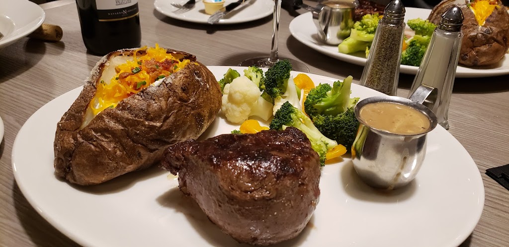 Newman Steakhouse | 7205 Bd Newman, LaSalle, QC H8N 2K3, Canada | Phone: (514) 303-6850