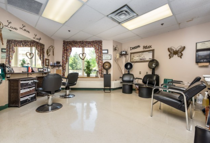Roberta Place Long Term Care | 503 Essa Rd, Barrie, ON L4N 9E4, Canada | Phone: (705) 733-3231