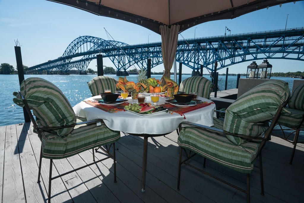 South Bridge Bed and Breakfast | 1559 E River Rd, Grand Island, NY 14072, USA | Phone: (716) 863-1574