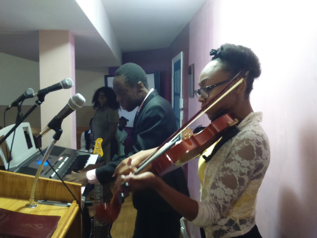 Église Missionnaires de Jésus-Christ | 6020 Bd Laurier, Terrebonne, QC J7M 0A1, Canada | Phone: (514) 850-9715