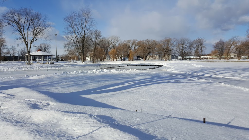 Parc Pie-XII | 2850 Rue Monseigneur-Saint-Arnauld, Trois-Rivières, QC G9A 4L9, Canada | Phone: (819) 374-2002
