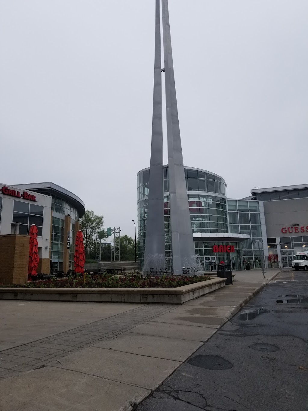 Flo Charging Station | 8791 Bd de lAcadie, Montréal, QC H4N 3K1, Canada | Phone: (844) 825-3356
