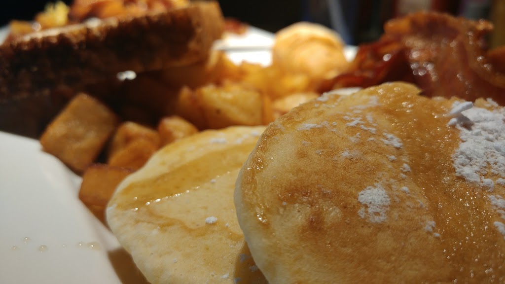 Dinos Grillhouse | 15 King St W, Ingersoll, ON N5C 2J2, Canada | Phone: (519) 425-0937