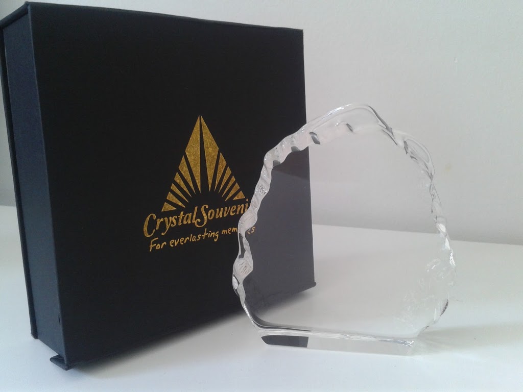 CrystalSouvenirs | 2830 Rue Goyer, Montréal, QC H3S 1H4, Canada | Phone: (514) 383-4068