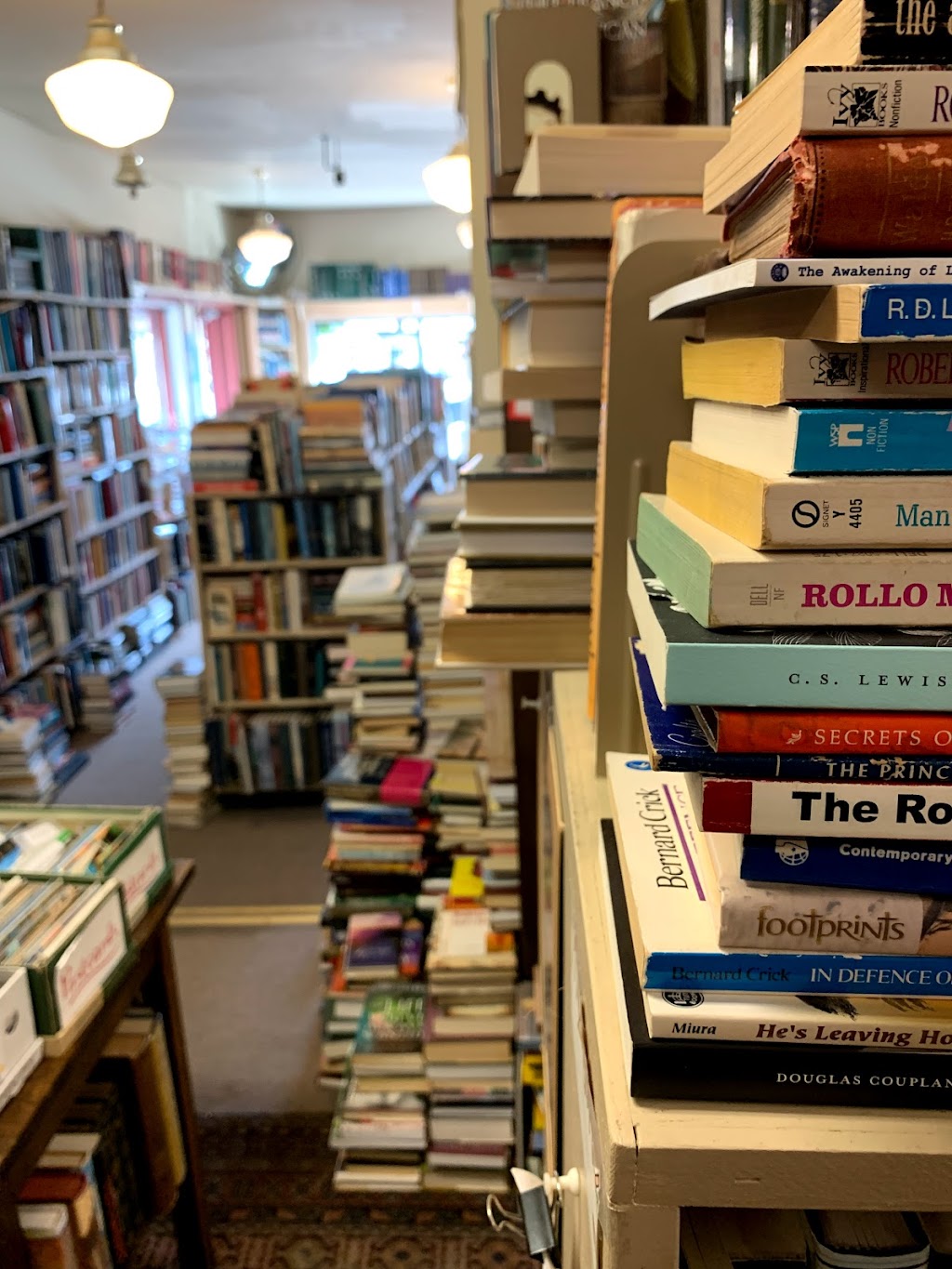 Beacon Books | 2372 Beacon Ave W, Sidney, BC V8L 1X3, Canada | Phone: (250) 655-4447