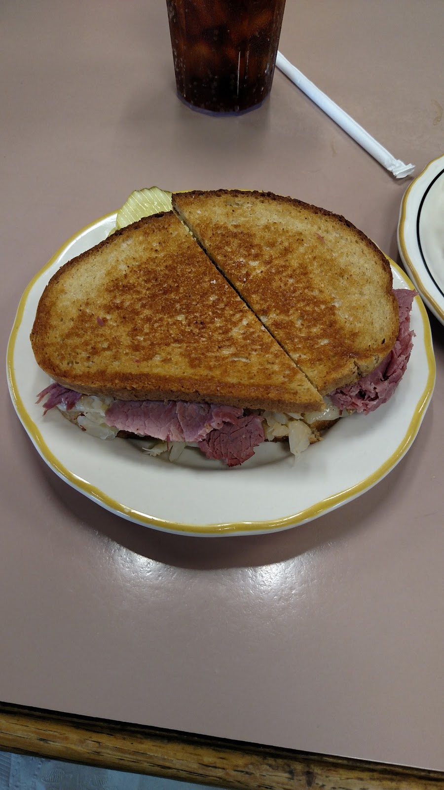 Lunettas Restaurant | 878 Cleveland Dr, Cheektowaga, NY 14225, USA | Phone: (716) 833-9756