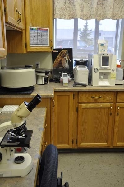Animal Emergency Hospital | 7644 50 Ave, Red Deer, AB T4P 2A8, Canada | Phone: (403) 347-3277