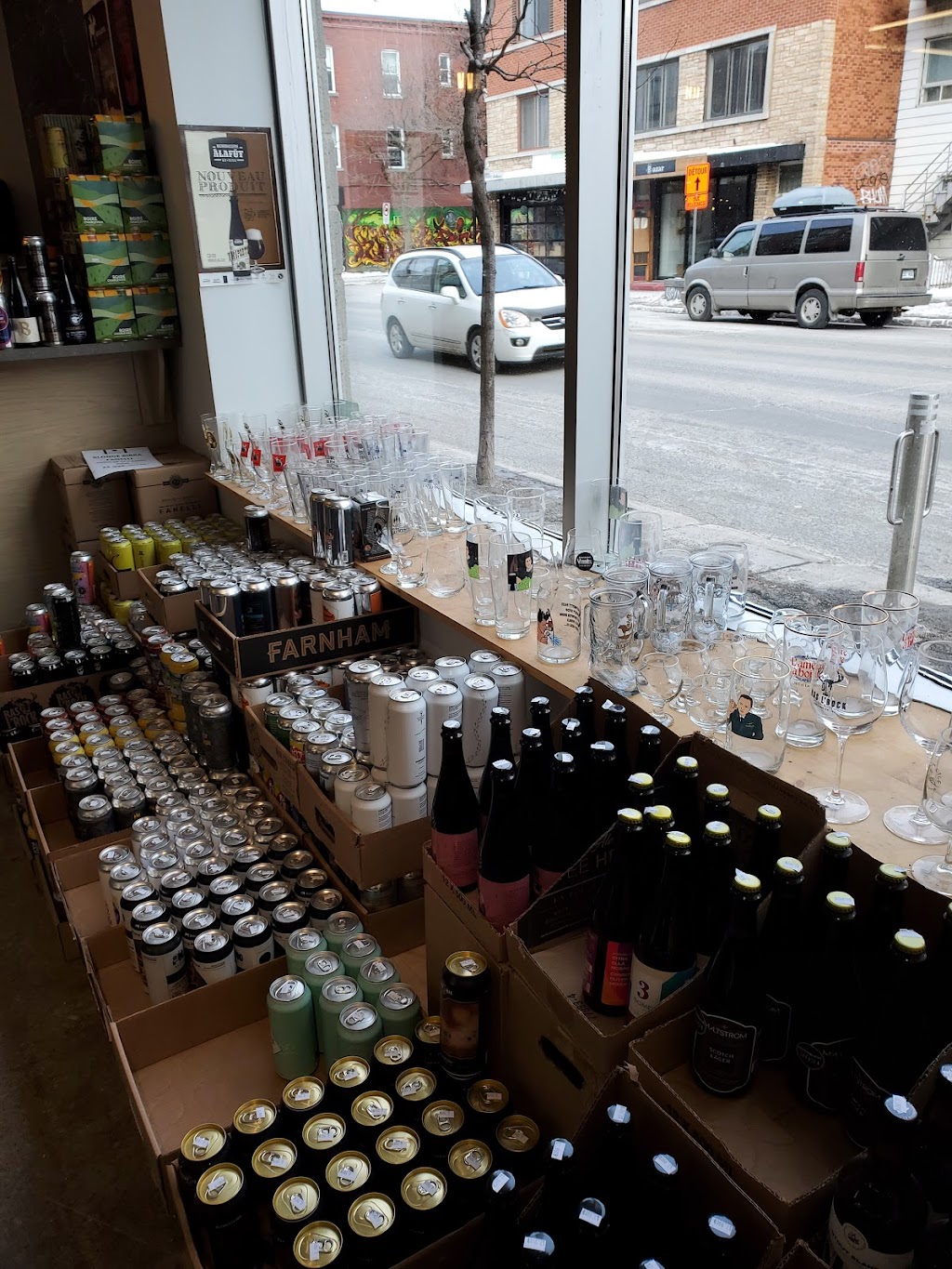Peluso Beaubien : Bières Micro-Brasserie | 251 Rue Beaubien E, Montréal, QC H2S 1R7, Canada | Phone: (514) 379-1343