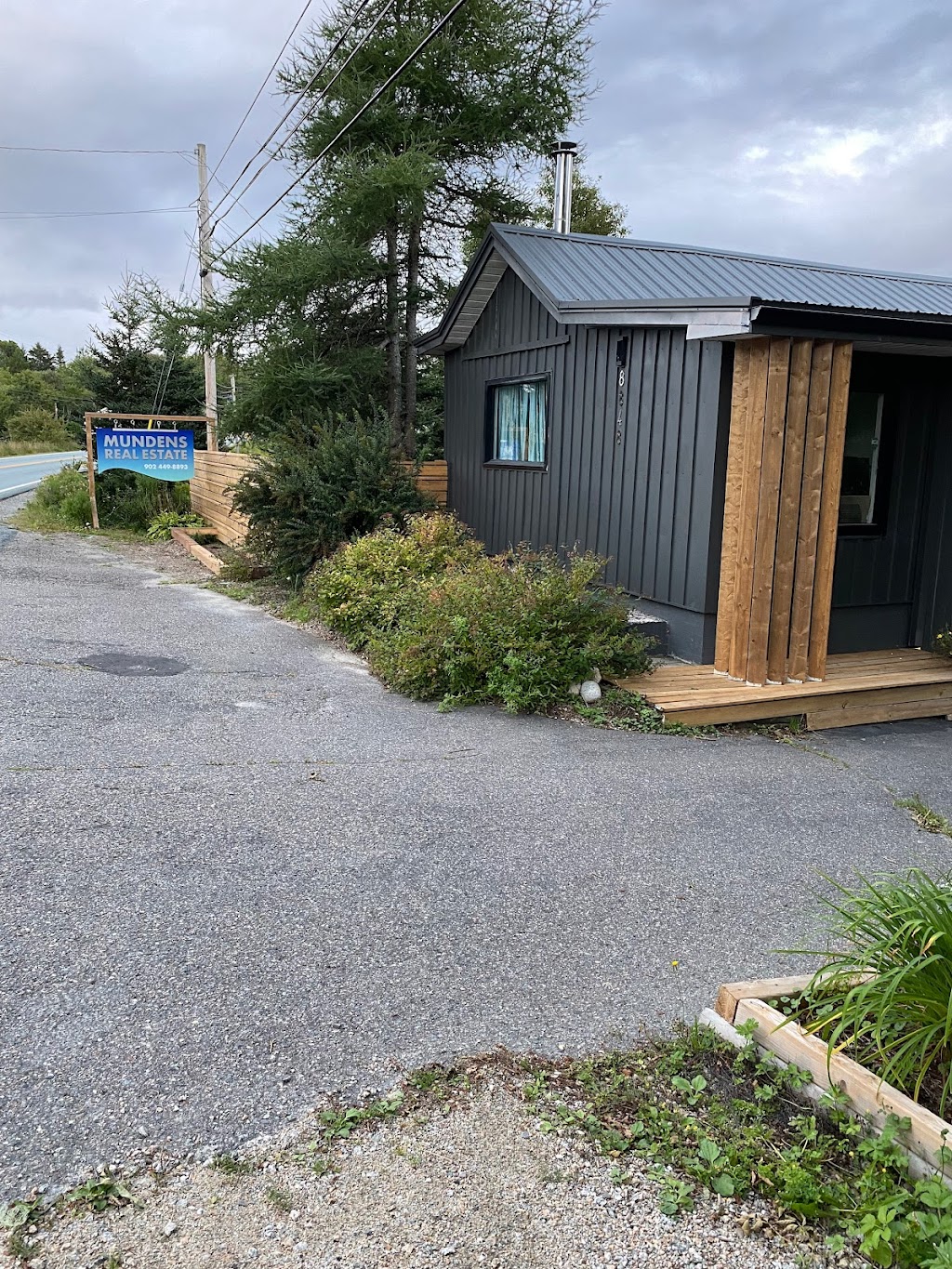 MUNDENS REAL ESTATE agent with Keller Williams Select Realty | 8848 St. Margarets Bay Rd, Hubbards, NS B0J 1T0, Canada | Phone: (902) 449-8893