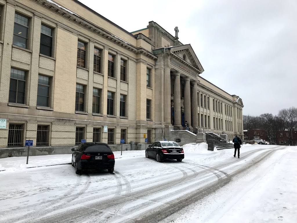 Collège Marianopolis | 4873 Avenue Westmount, Westmount, QC H3Y 1X9, Canada | Phone: (514) 931-8792