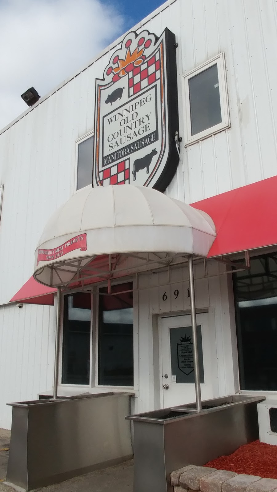 Winnipeg Old Country Sausage Ltd | 691 Dufferin Ave, Winnipeg, MB R2W 2Z3, Canada | Phone: (204) 589-8331