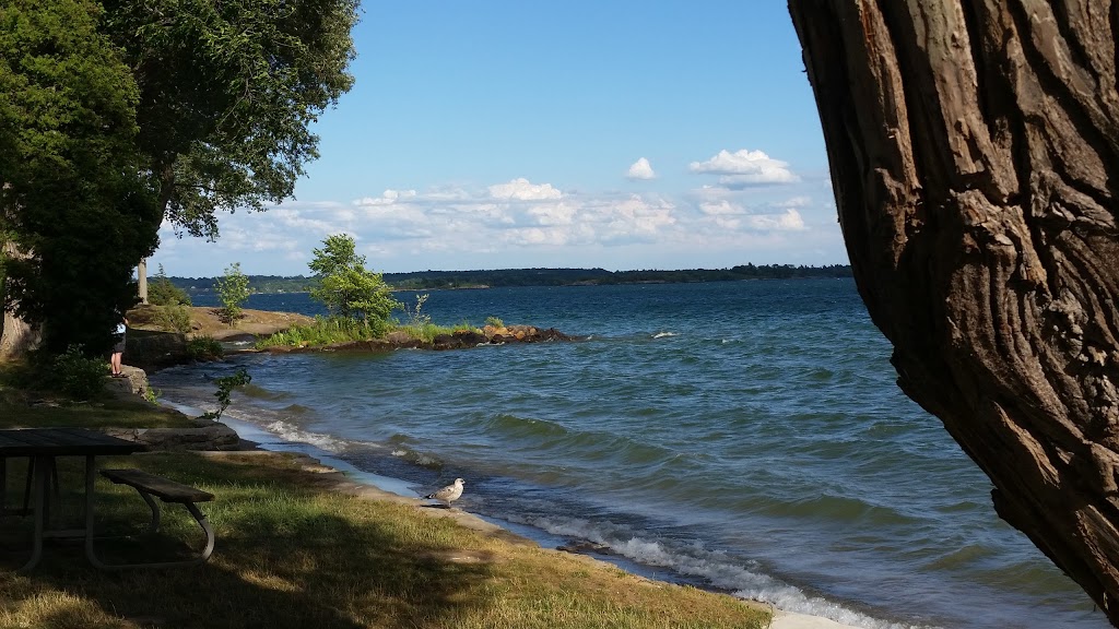 Browns Bay Park | Thousand Islands Pkwy, Mallorytown, ON K0E 1R0, Canada | Phone: (613) 923-5087