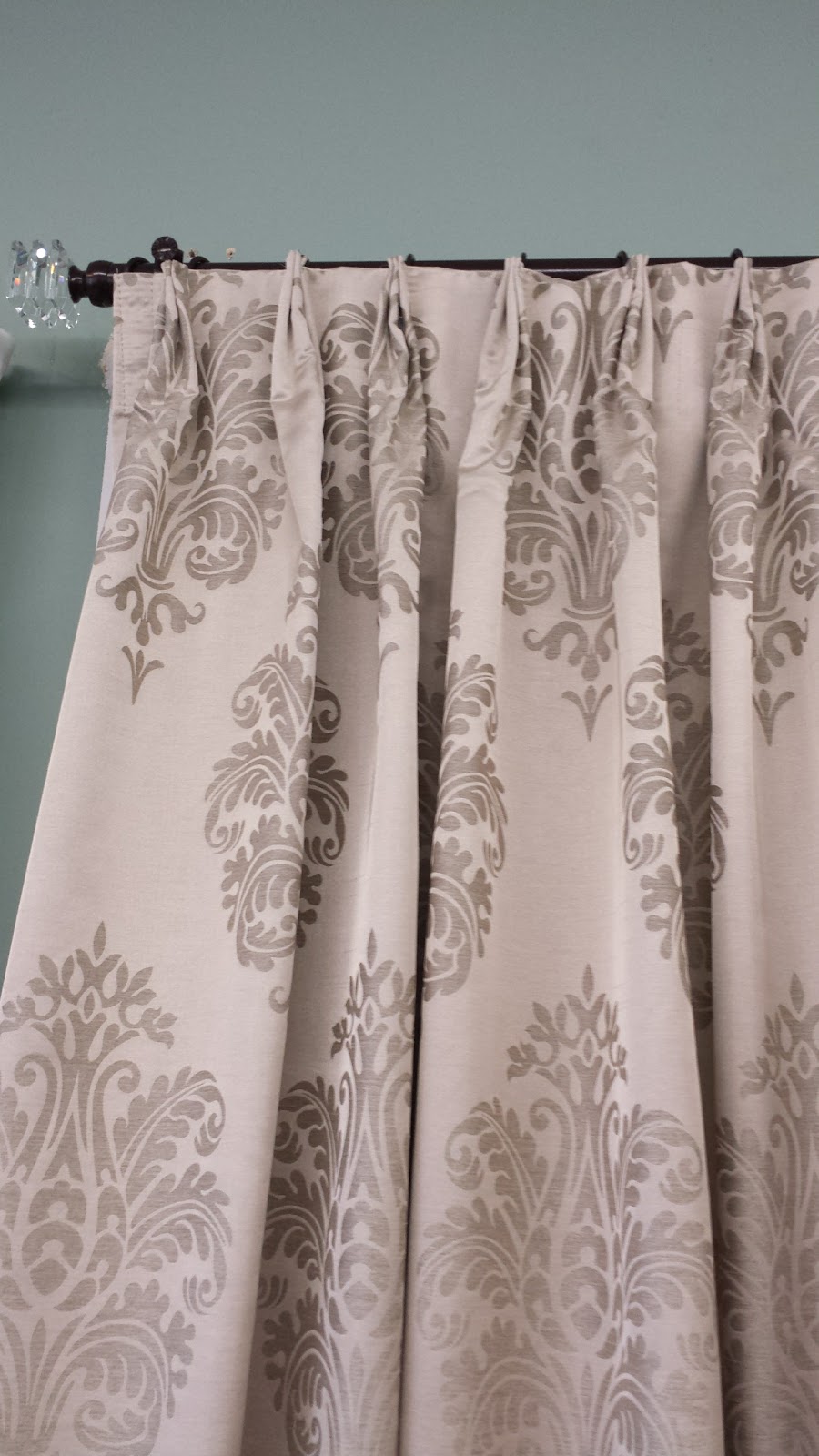 Mayfair Drapery & Rug Co (Toronto) Ltd | 4699 Keele St Unit 9, North York, ON M3J 2N8, Canada | Phone: (416) 661-2131