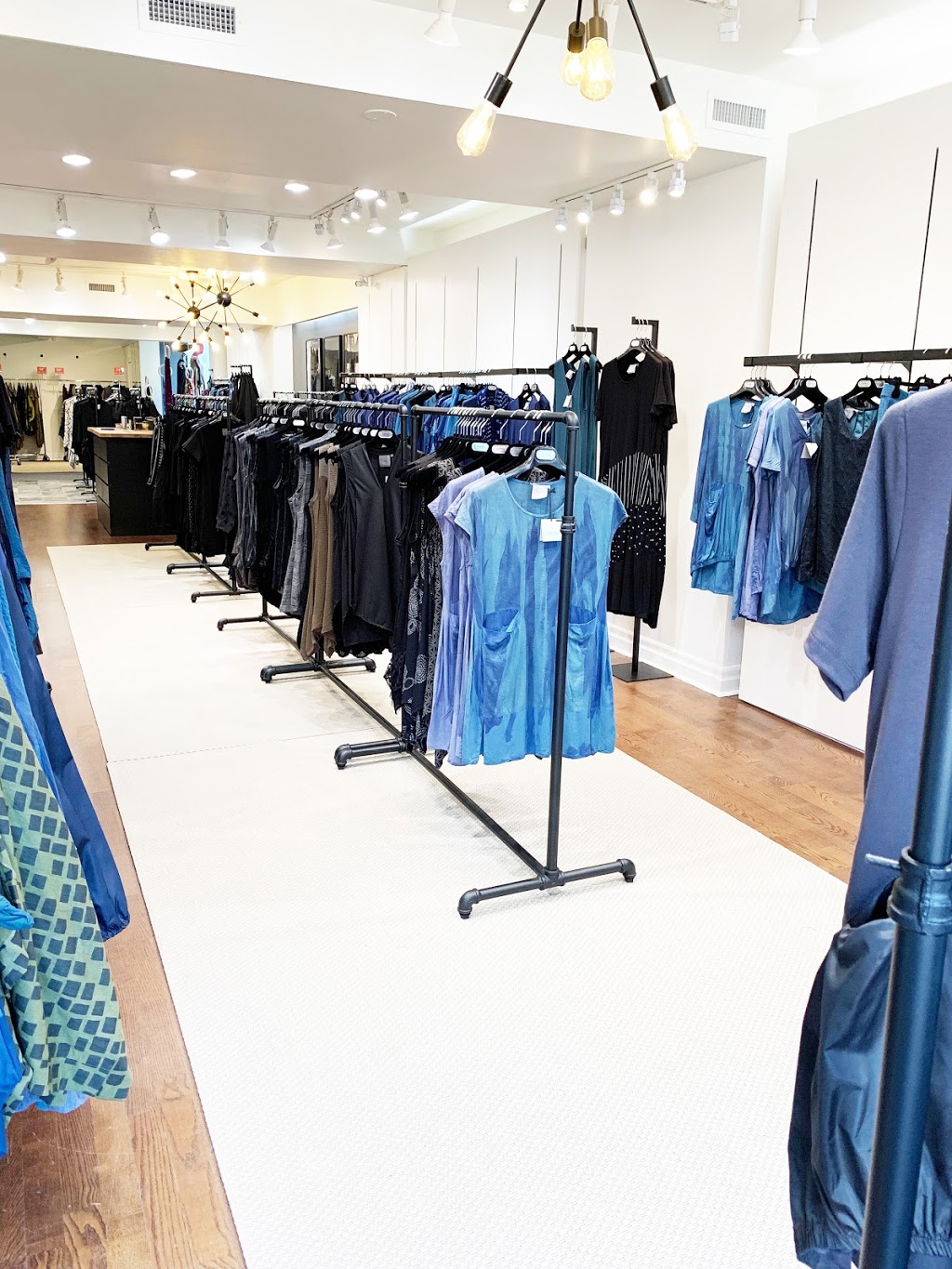 Zeaberg | 137 Lakeshore Rd E, Oakville, ON L6J 1H3, Canada | Phone: (289) 813-4616