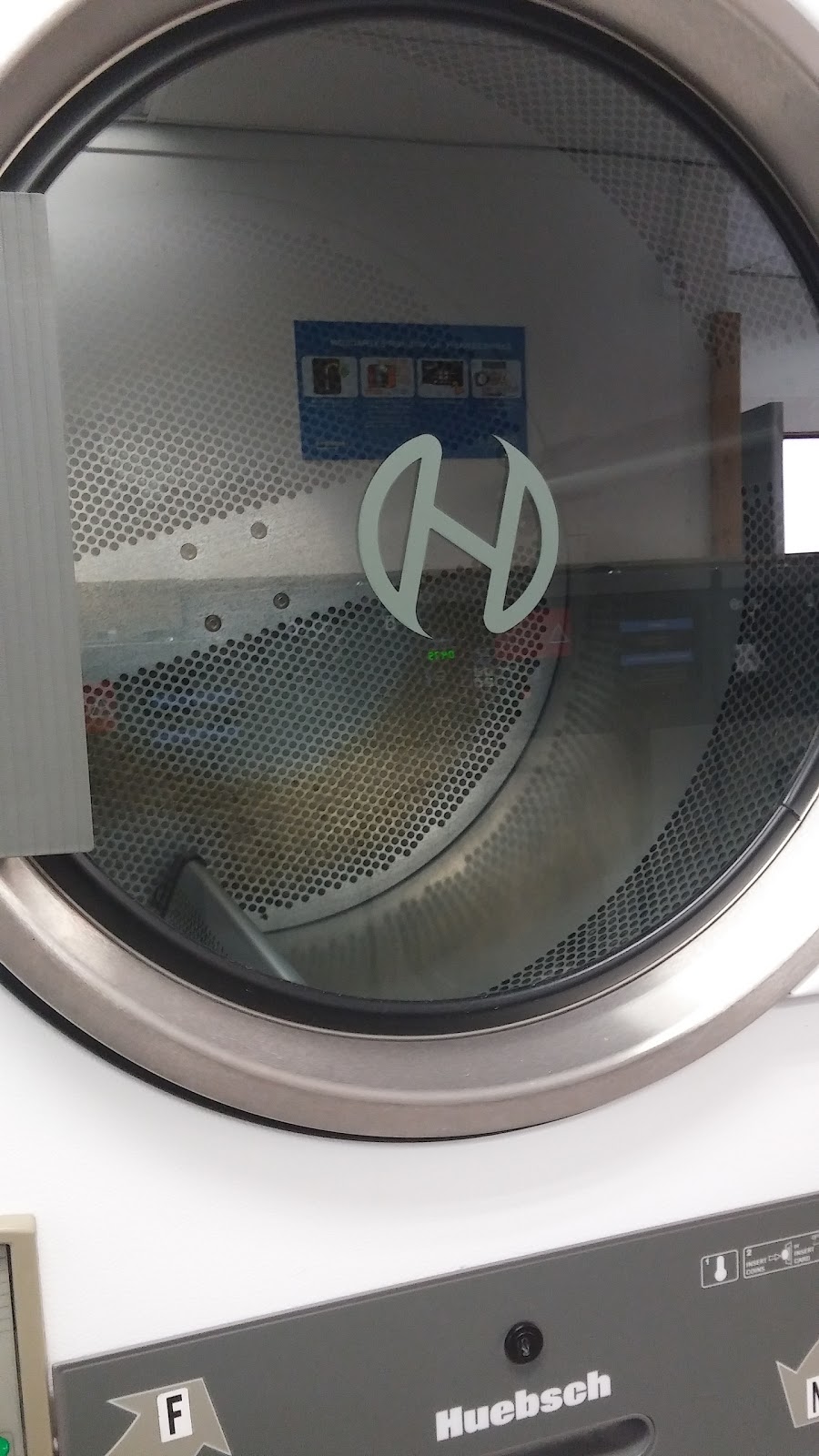 Gilmour Coin Laundry | 3257 Dundas St W, Toronto, ON M6P 2A3, Canada | Phone: (416) 766-6569