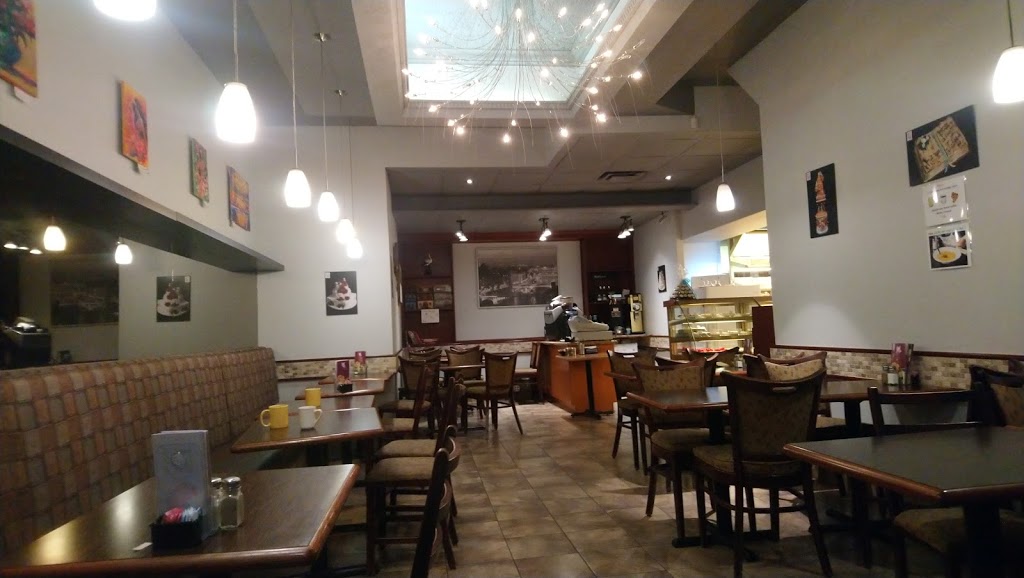 Patisserie La Cigogne | 1419 Danforth Ave, Toronto, ON M4J 1N3, Canada | Phone: (416) 466-2345