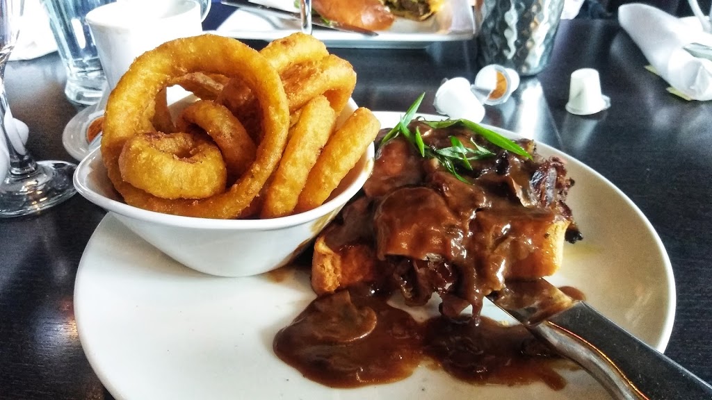 The Grille Restaurant | 8400 No 6 Rd, Richmond, BC V6W 1C9, Canada | Phone: (604) 241-4652